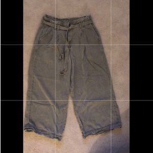 American Eagle paper bag pants
